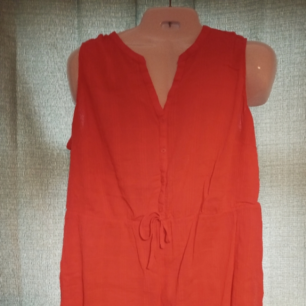 Sleeveless coral shirt